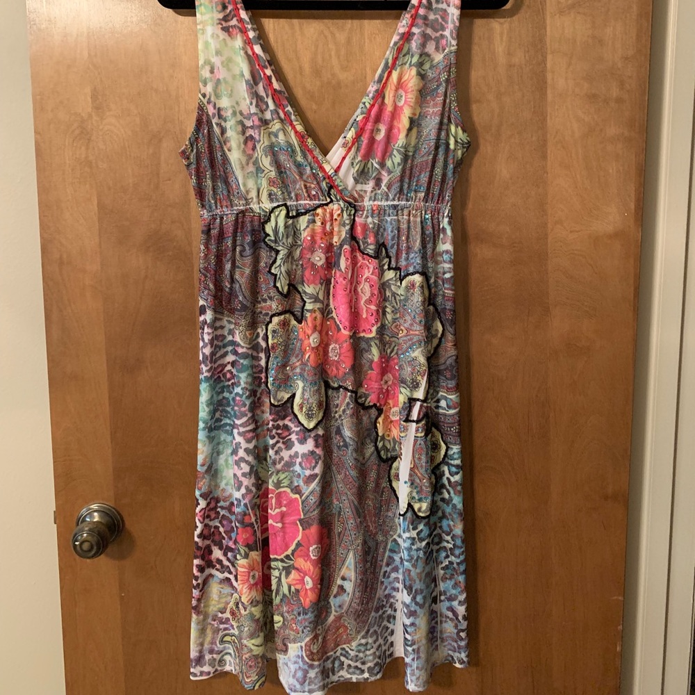 Beautiful boutique dress size XL runs small